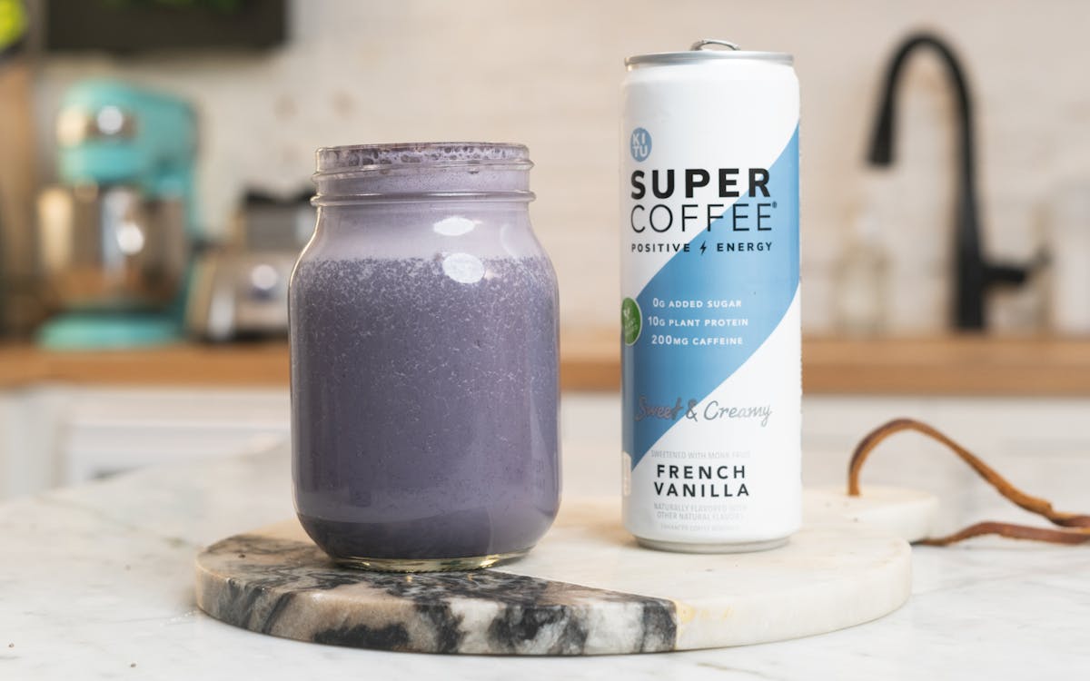 This healthy berry protein smoothie is perfect for spring!